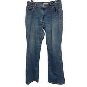 Levis jeans women Relaxed Bootcut 550 Sz 8 Short